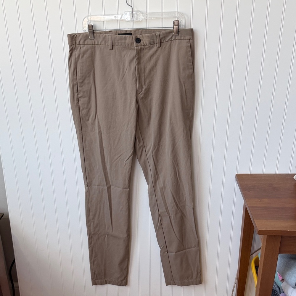 (290)Theory Men's Khaki Slim Chinos - Taupe
